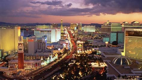 48 Las Vegas Strip Wallpapers On Wallpapersafari