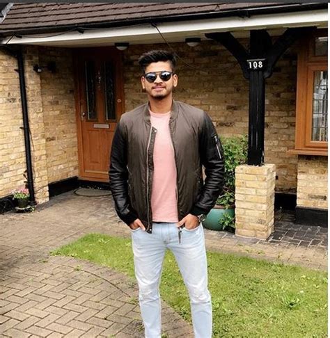 He landed on his right shoulder while diving to pull the ball back. Shreyas Iyer Biography | Wiki | Age | Height | Spouse ...