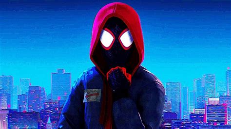 Spiderman into the spider verse is one of the films not to be missed at the cinema on christmas 2018. Anyone Can Wear the Mask in New Featurette & Concept Art ...