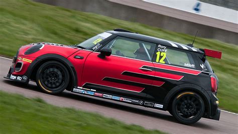 Rory Cuff Returns To Jcw Championship With Mini Uk Excelr8 Motorsport
