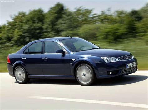 The first ford declared a world car, the mondeo was intended to consolidate several ford model lines worldwide. lundi 4 avril 2011