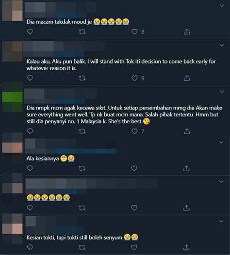 F bb mungkin kini kau telah menghilang tanpa jejak f bb mengubur semua indah kenangan f bb tapi aku selalu menunggumu disini gm c bila saja kau berubah pikiran am f g. "Bertahun aku tunggu performance ni, kau lupa on-kan mic ...