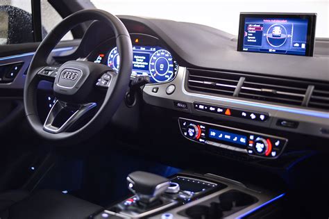 Compare in car entertainment system, driving comfort and visibility with similar cars. Review: 2017 Audi Q7 - Pfaff Auto