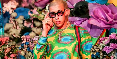 Bad bunny teams up with dominican artist el alfa to blend latin trap and dembow, a popular genre of music in the caribbean, on this standout song from x 100pre. Bad Bunny Explores Gender Non-Conformity in "Caro" Video