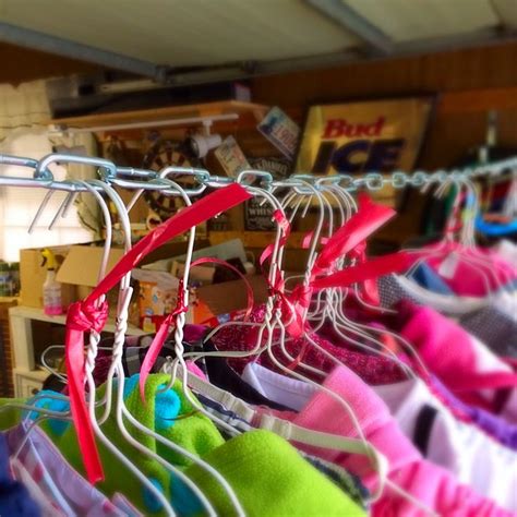 10 Quick Tips For Having Great Garage Sales Yard Sale Clothes Rack