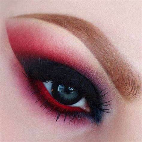 Finding the right matte eyeshadow palette that won't make you look dull and tired can be difficult. Matte Eyeshadow: 30 Looks That'll Be Huge in 2020 - SheIdeas