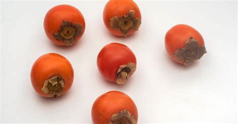 Which Fruit Looks Like Tomato Surprising Lookalike
