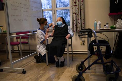 Impfung mit vaxzevria® gefolgt von 2. Biontech/Pfizer und Moderna: Corona-Impfstoffe im ...