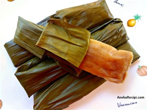 Lepat pisang dibuat menggunakan bahan asas pisang yang dilenyek, tepung, gula, santan. Resepi Lepat Pisang Sedap