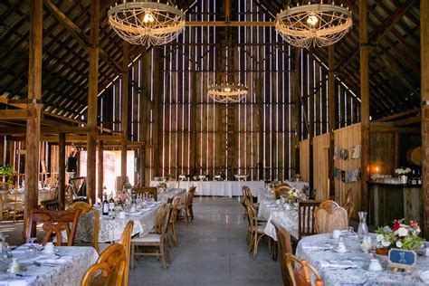 Barn weddings are becoming increasingly popular among couples seeking an experience that takes them out of the hustle and bustle of everyday life and into the authentic setting of countryside living. Top Barn Wedding Venues | Washington - Rustic Weddings