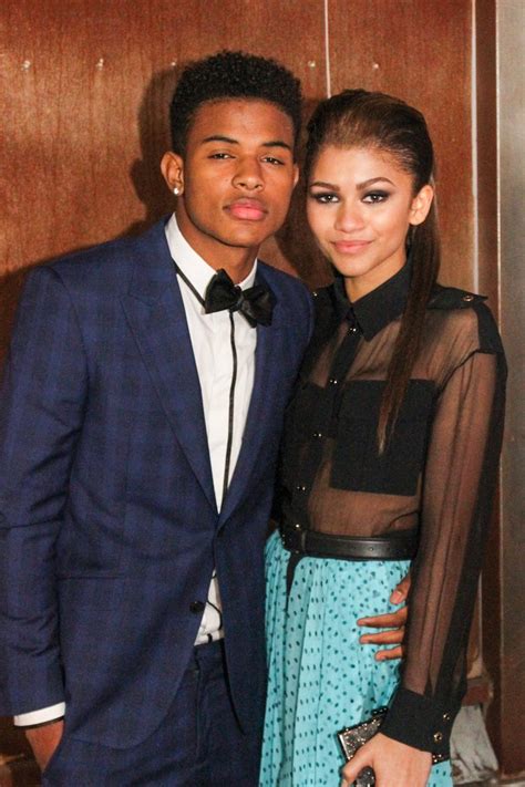 Zendaya Facts Dating History And Most Impressive Red Carpet Looks