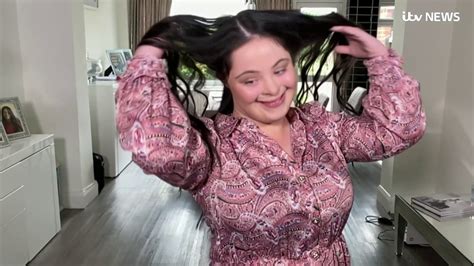 Model With Downs Syndrome Stars In Gucci Campaign For Vogue Youtube