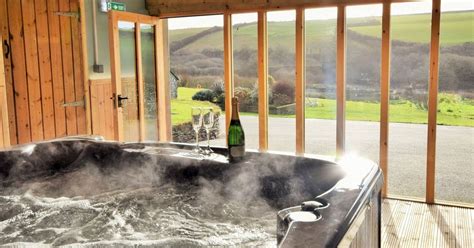 hot tub getaways you can book for a luxury holiday cottage break in cornwall cornwall live