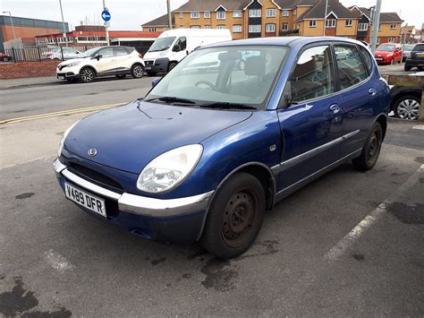 Daihatsu Sirion 1 0 1999