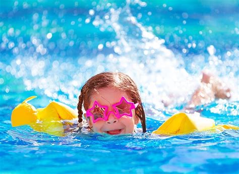 Ten Ways to Stay Safe at the Pool this Summer