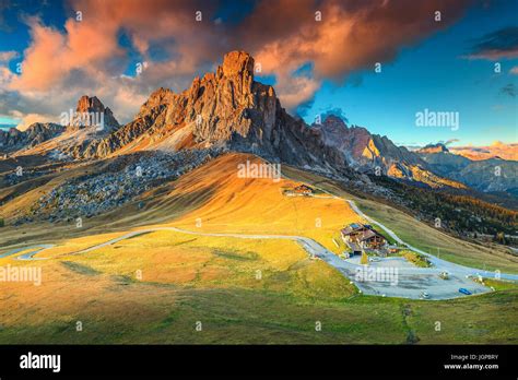 Passo Giau Beautiful Mountains In Dolomites Alps Hi Res Stock