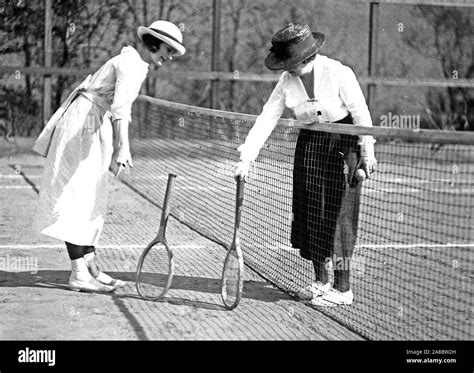Early 20th Century Tennis Players Hi Res Stock Photography And Images