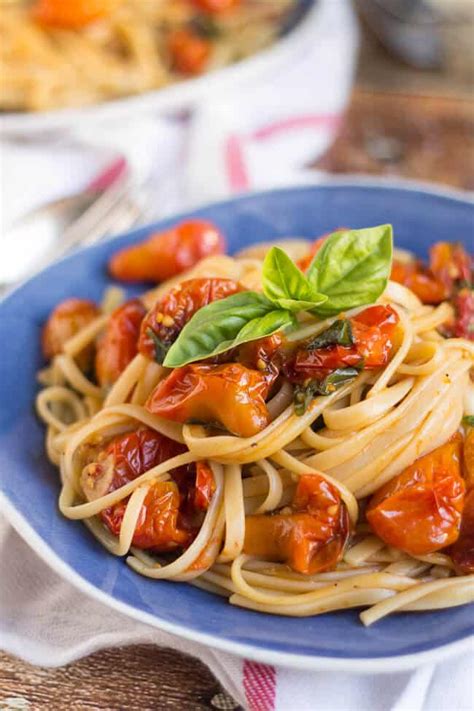 A less guilty way to get your creamy pasta fix without compromise! Super Quick & Easy Roasted Cherry Tomato Pasta Sauce