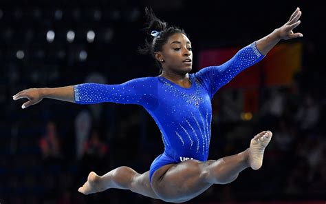 For a year now, biles has been dating boyfriend jonathan owens. Simone Biles Boyfriend 2020, Biography, Life Profile and ...