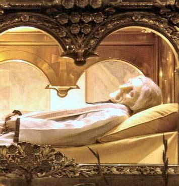 The curé d'ars (vianney's title as pastor) immediately began enduring severe fasts, many sleepless john vianney was best known as a confessor. France, Ars-sur-Formans: Shrine of St. John Vianney ~ The ...