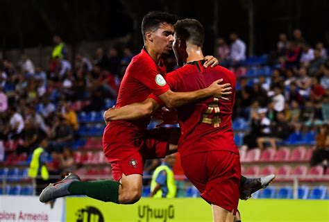 Actualidad del mundo, prensa económica, diarios deportivos, periódicos regionales y diarios locales. Portugal vence Itália no jogo de estreia do Europeu sub-19 | Futebol | PÚBLICO