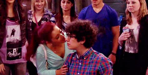 Kissing Ariana Grande  Find And Share On Giphy