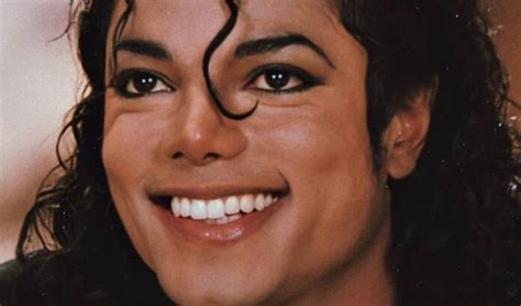 11 Photos Of Michael Jackson Prove That He Had Most Beautiful Smile