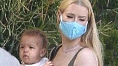 Iggy Azaleas Son Onyx Kelly Everything To Know About Her Kid With