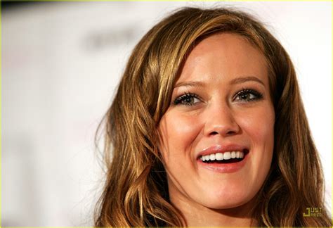 Hilary Duff Is Wrapped In Love Photo 900641 Hilary Duff Pictures