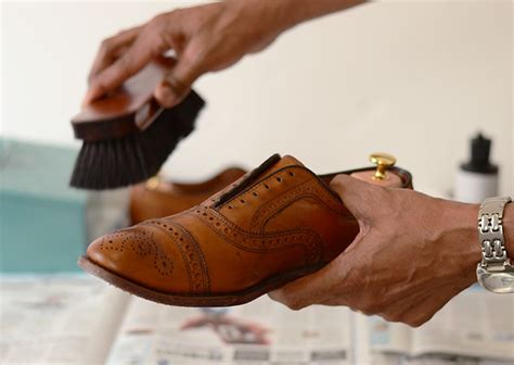 So you pull out the polish in hopes to revive that pair that would look you get your shoes looking perfect and strut around the home in your new wardrobe only to discover there is a trail of shoe polish everywhere you have been. How To Shine Shoes | The Compass