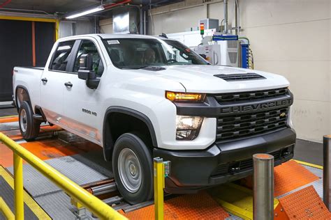 2020 Chevy Silverado Hd Debuts With New Engine Massive Towing Rating