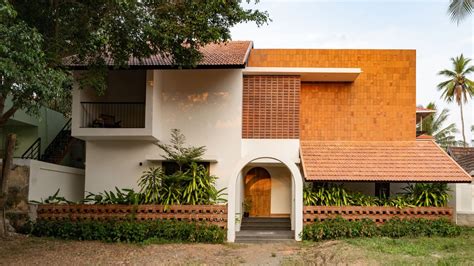 A Traditional Kerala Home Designed For Free Flowing Conversations And