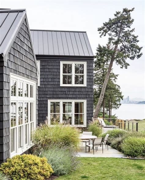 Pin By Jenifer Thomas On Exteriors In 2020 Lake Houses Exterior