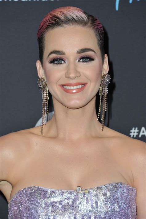 Soft Pink And Taupe Katy Perry S Best Beauty Looks Popsugar Beauty