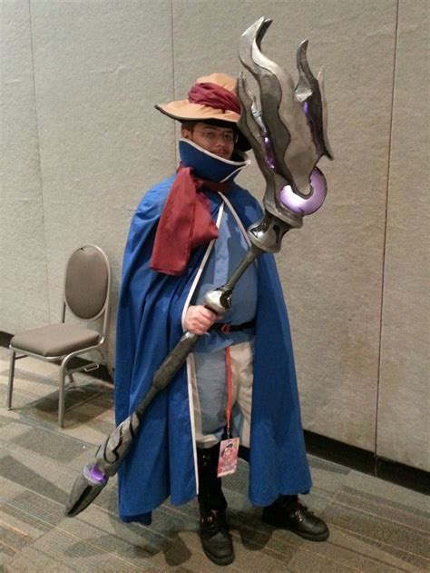 Check Out My Black Mage Cosplay With The Stardust Rod Rffxiv