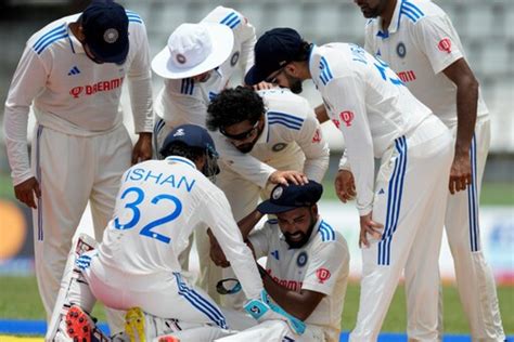 Ind Vs Wi 1st Test Mohammed Siraj Takes Stunning Diving Catch