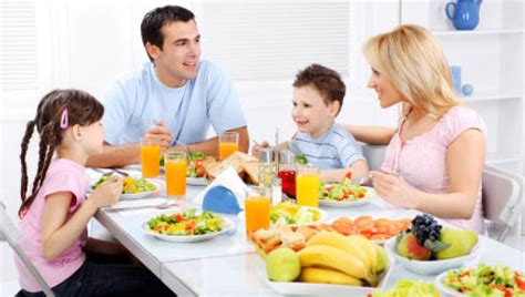 Familias Comiendo Dibujos La Nueva Union Comer En Familia Un