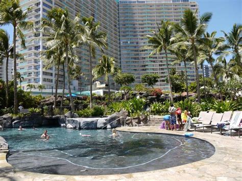 Paradise Pool Picture Of Hilton Hawaiian Village Waikiki