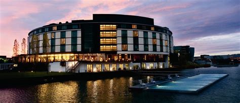 Wolfsburg ist eine mittlere großstadt und kreisfreie stadt in niedersachsen an der aller und am mittellandkanal. Pin auf Wolfsburg, Germany