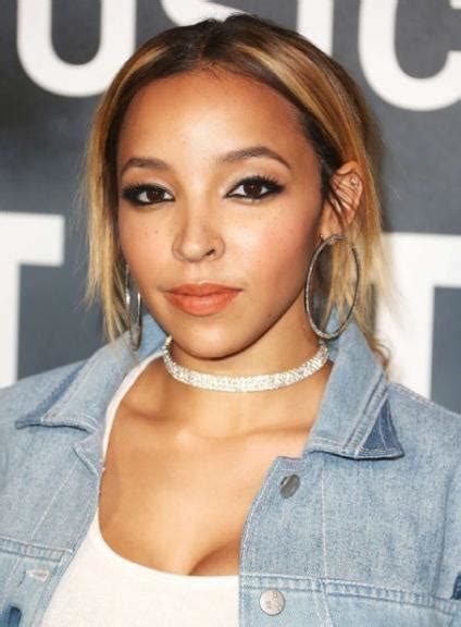 Tinashe Death Fact Check Birthday And Age Dead Or Kicking