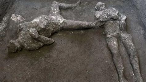 Pompeya El Hallazgo De Los Restos De Un Hombre Rico Y Su Esclavo En