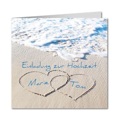 Süße einladungskarte aus cremefarbenem karton mit einem außenblatt aus transparentpapier und fotodruck. Einladungskarte Hochzeit Herzen im Sand | Einladung ...
