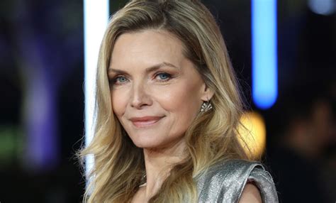 Il Coraggio Di Michelle Pfeiffer A 61 Anni Un Selfie Senza Make Up