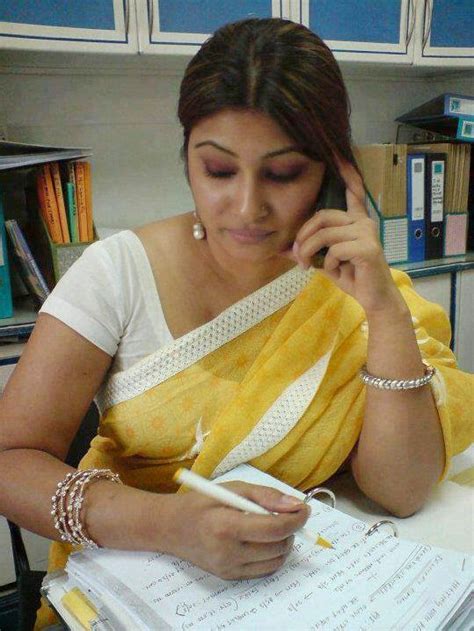 Sexy Hot Aunty In Office Pictures Englandiya