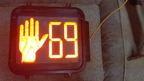 Programming Your Own Pedestrian Crossing Signal With Countdown
