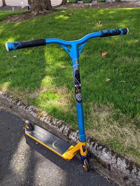 Kryptic pro scooters is dedicated to providing the best complete and custom pro scooters that an aspiring trick scooter or pro kick scooter rider could ever dream of. Custom Pro Scooter - Blue and Gold - Envy Lucky Fasen ...