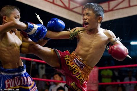 泰拳儿童激烈对抗为夺冠军毫不留情旅游环球网