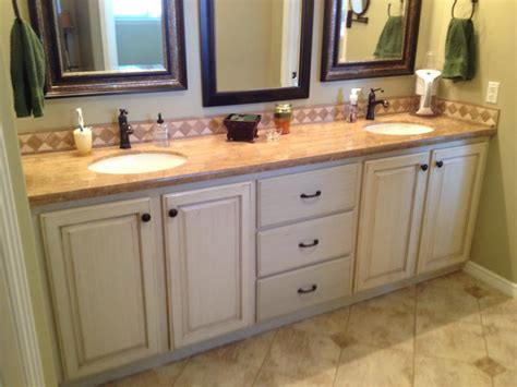How to paint a melamine bathroom vanity. Telisa's Refinishing