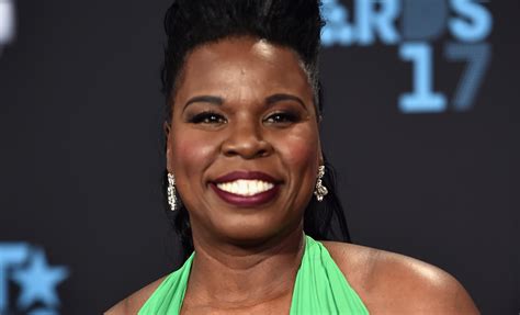 Leslie Jones Reveals She’s Single, Jokes Men ‘Don’t Like Me!’ | Leslie