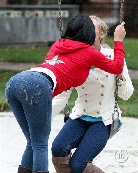College Girls In Tight Jeans Kissing Outdoor Jeans Ass Skinny Jeans Lesbians Kissing People